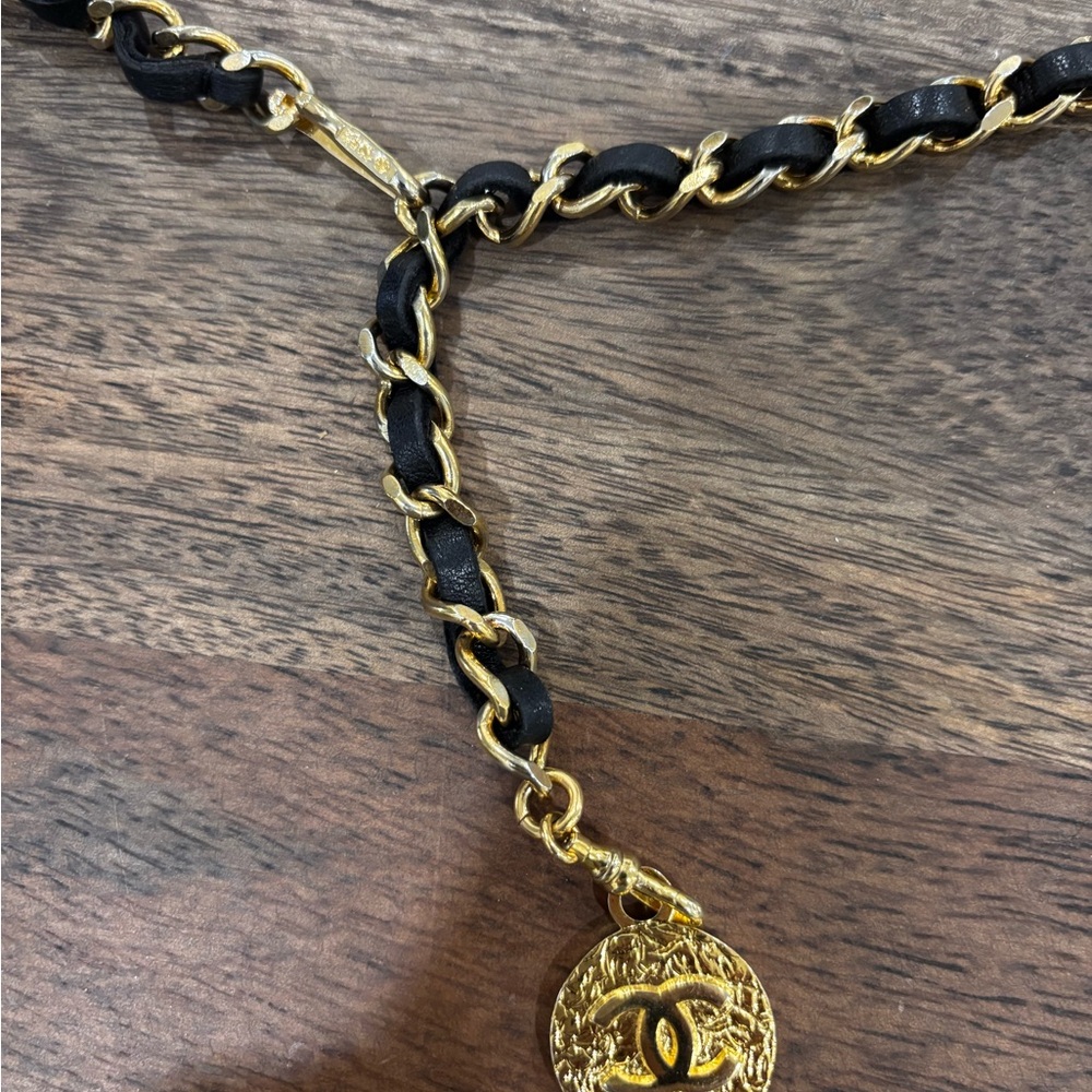 Authentic 1982 CHANEL vintage black and child leather chain belt 95cm - Picture 6 of 12